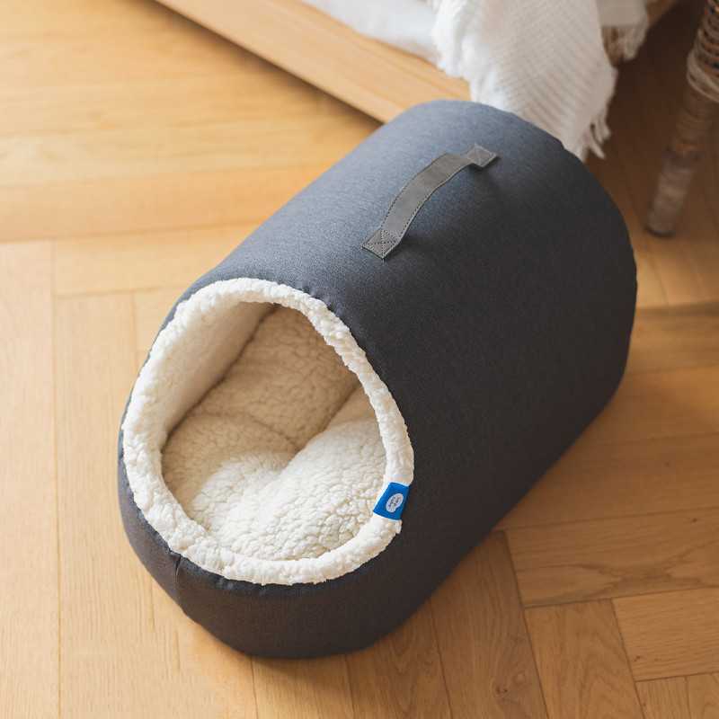 Cozy Polar Warm Cat Litter - The Perfect Winter Retreat for Your Feline Friend!