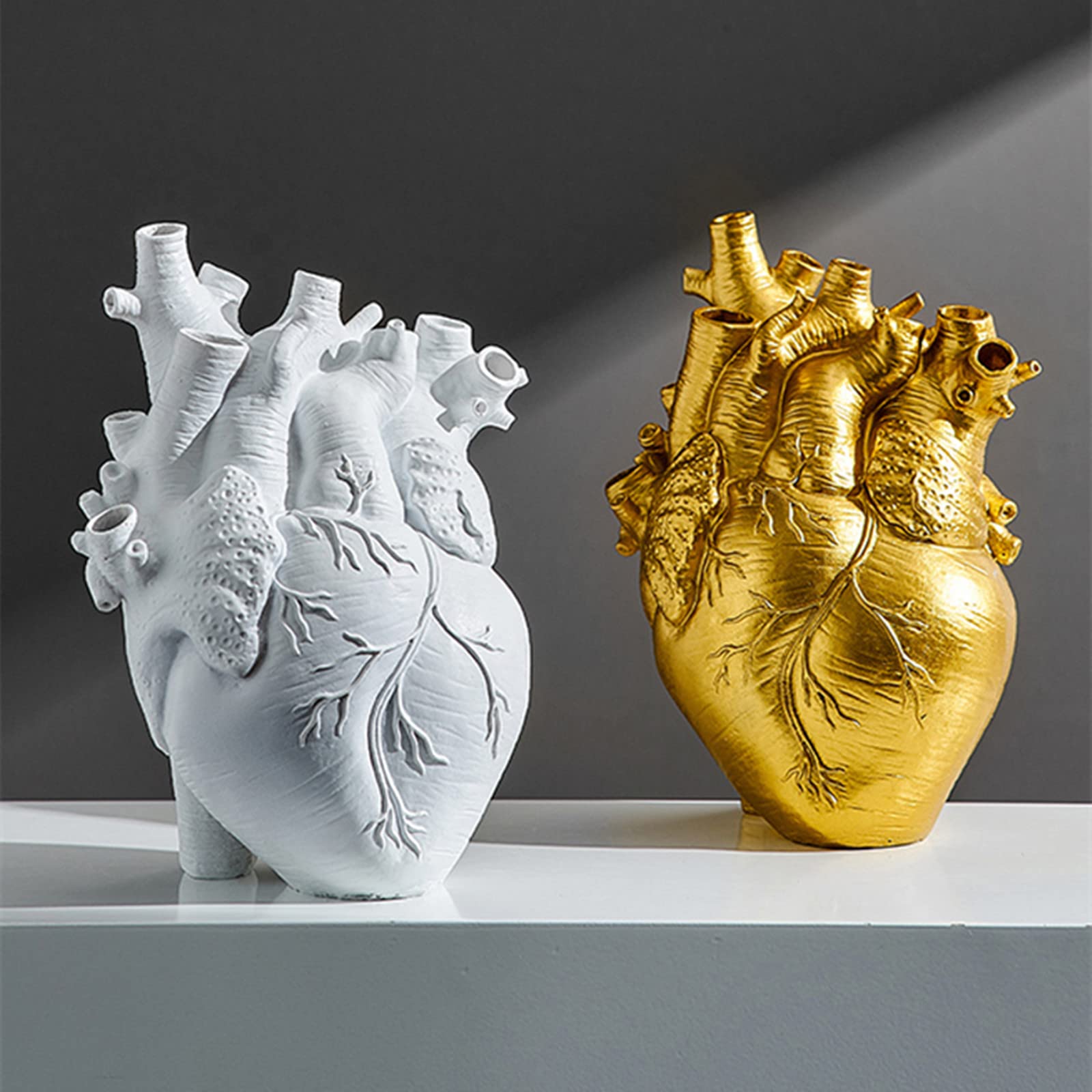 HeartVase - Modern heart-shaped resin vase