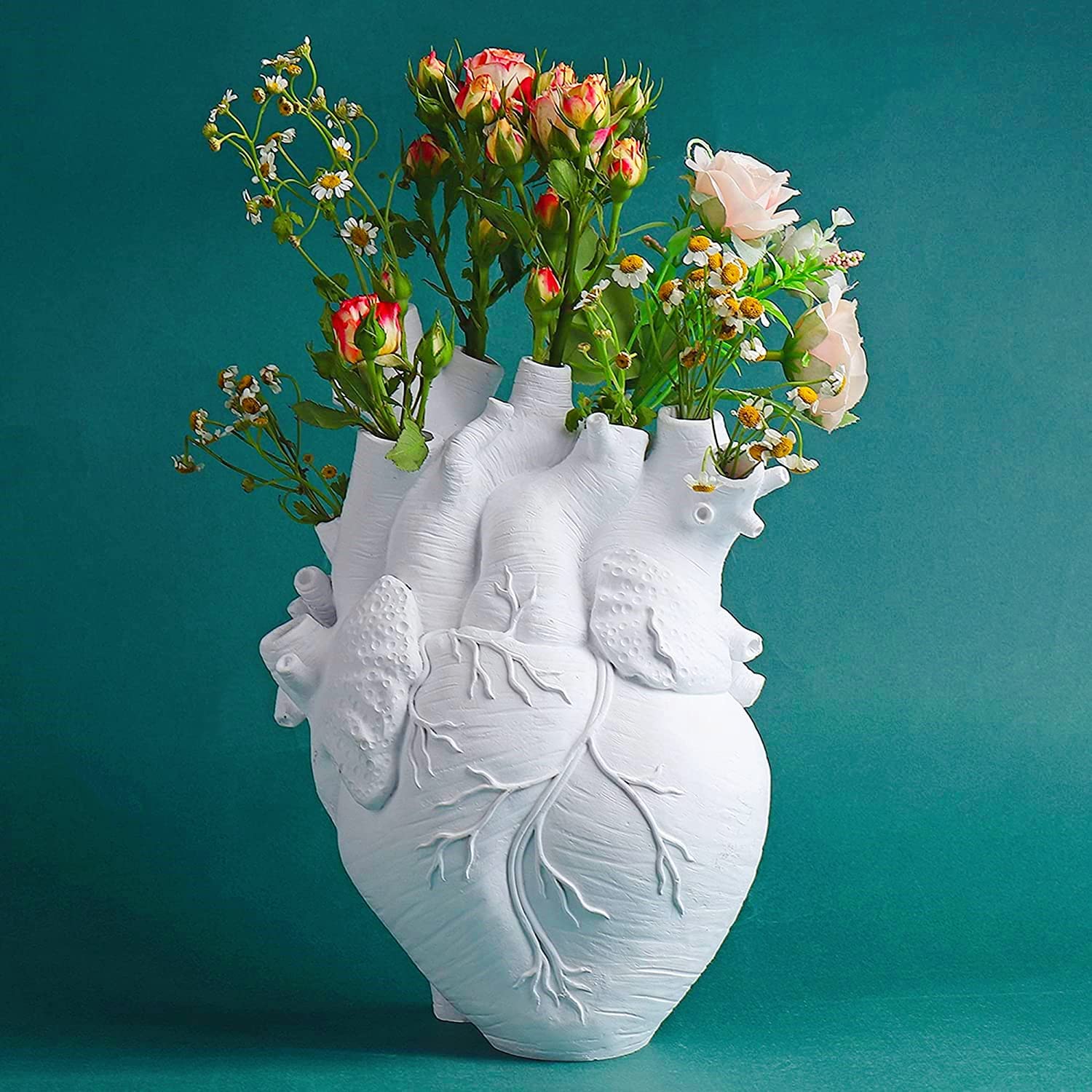 HeartVase - Modern heart-shaped resin vase