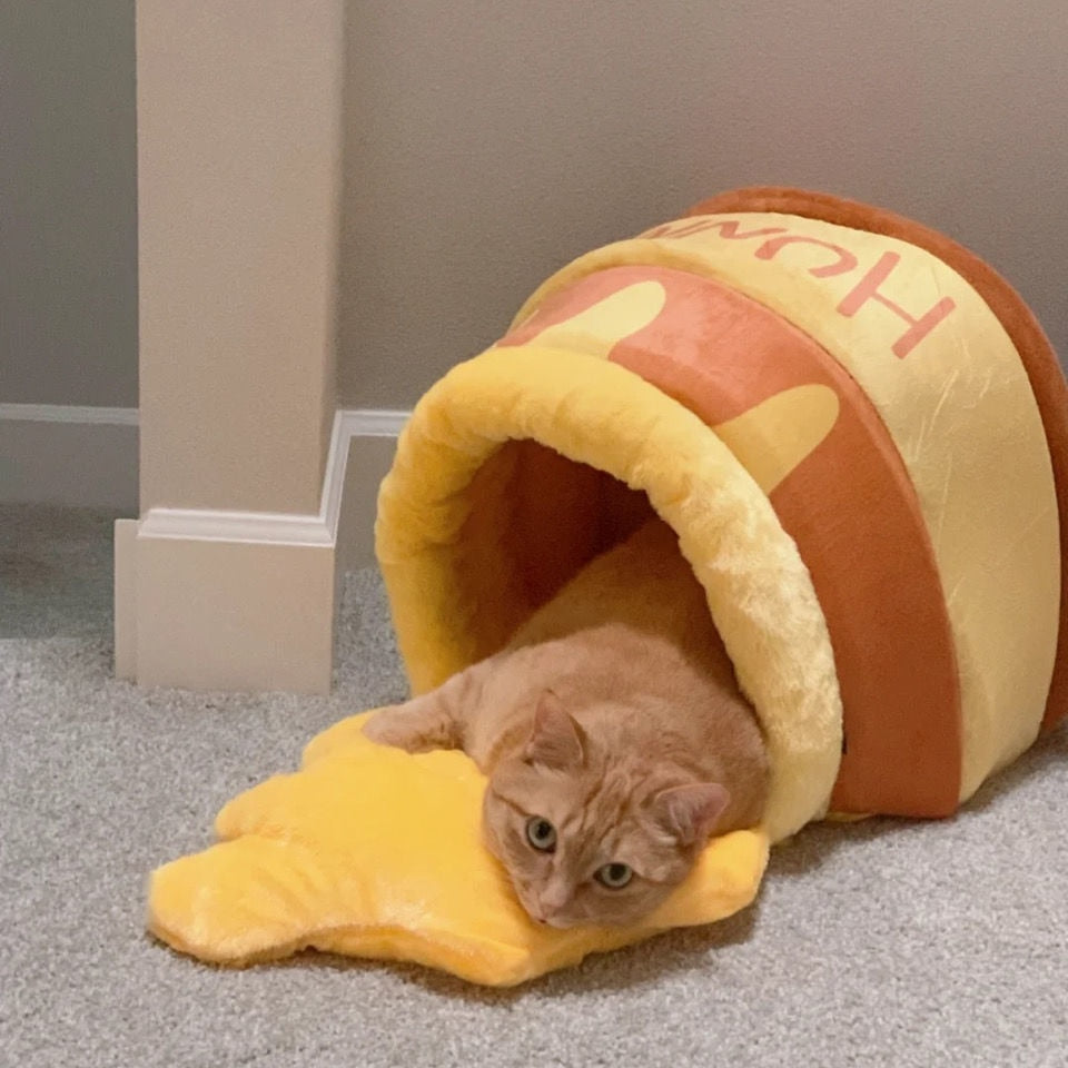 Honey jar cat bed